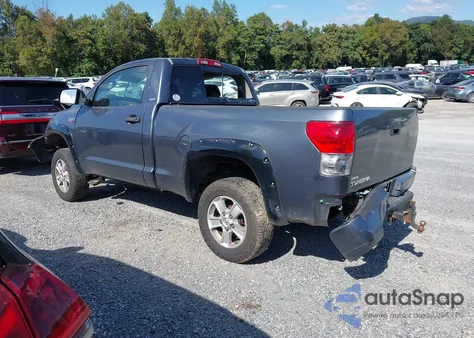 2007 Toyota Tundra Base 5.7L V8 z USA, uszkodzony, nr VIN 5TFJV52117X002172